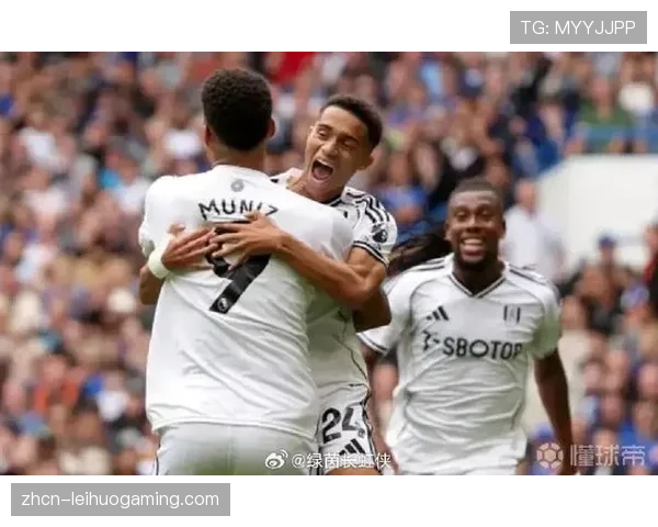 争议判罚：富勒姆进球经VAR长时间复核后因越位毫米级被判无效